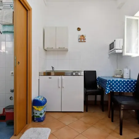 Studio In City Center Apartment *