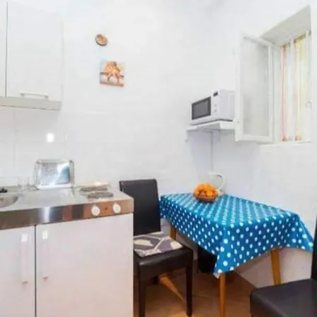 Studio In City Center سبليت