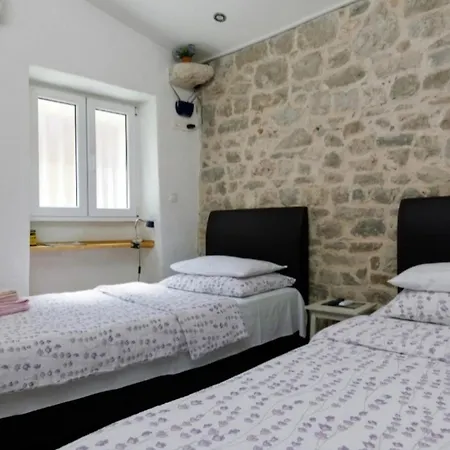Studio In City Center Apartment *